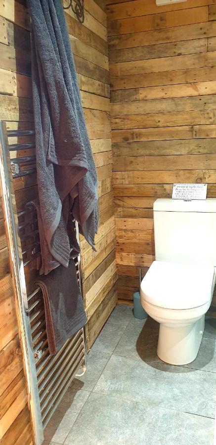 Lilac Cottage Cabin Swafield Экстерьер фото